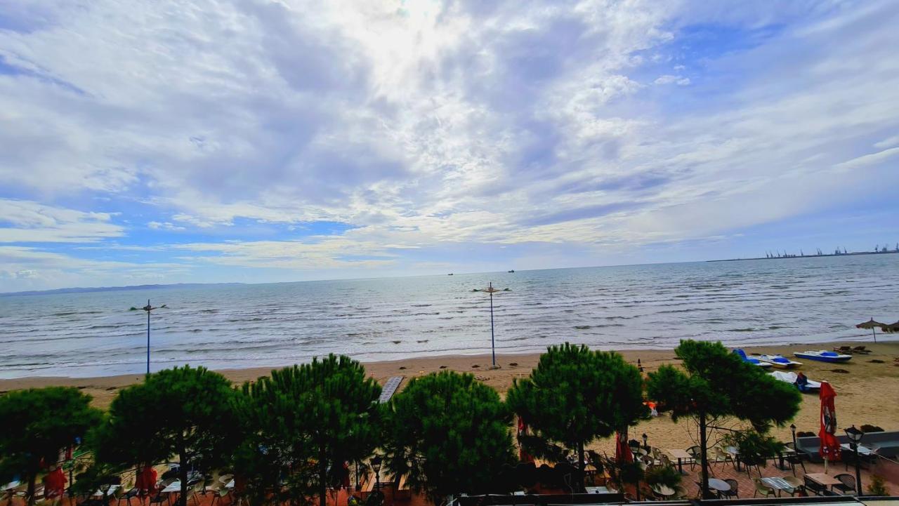 Heming-Way Hotel Durrës 外观 照片