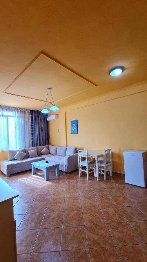 Heming-Way Hotel Durrës 外观 照片