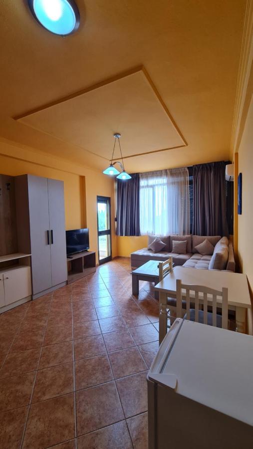 Heming-Way Hotel Durrës 外观 照片