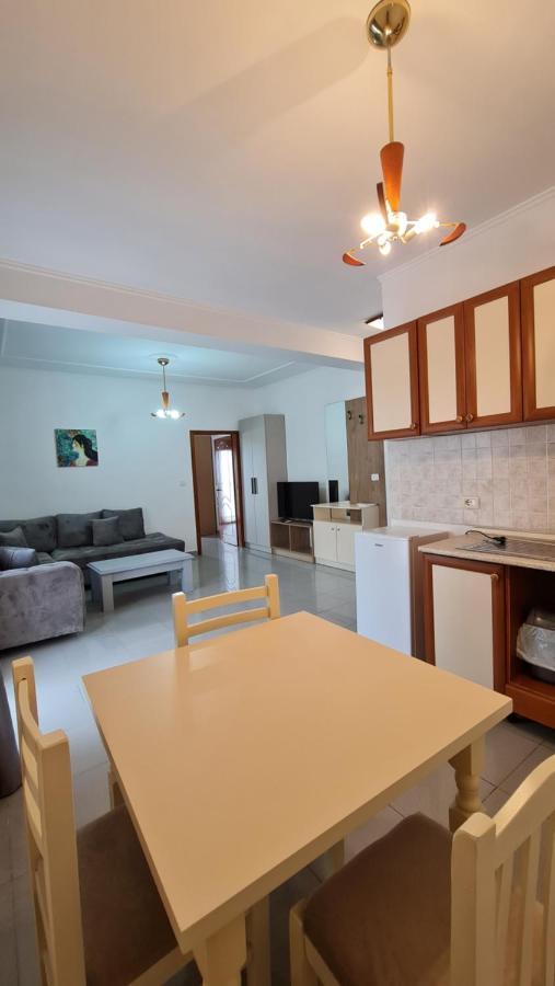Heming-Way Hotel Durrës 外观 照片